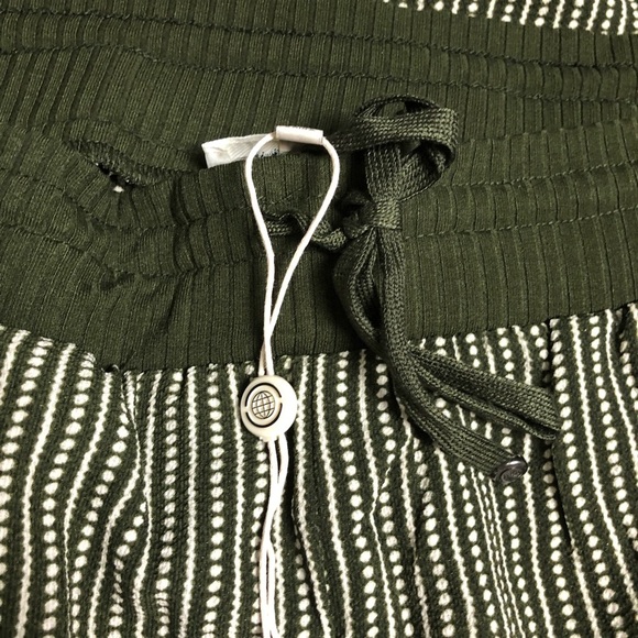 Max Studio Cropped Printed Pants - Picture 3 of 7